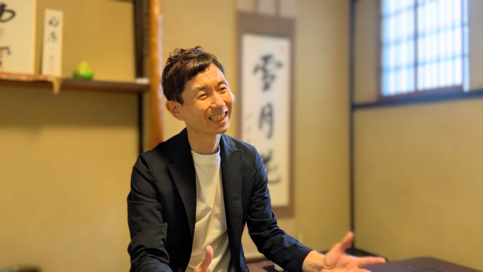 インタビューに答える久柳 昌子久晃さん
