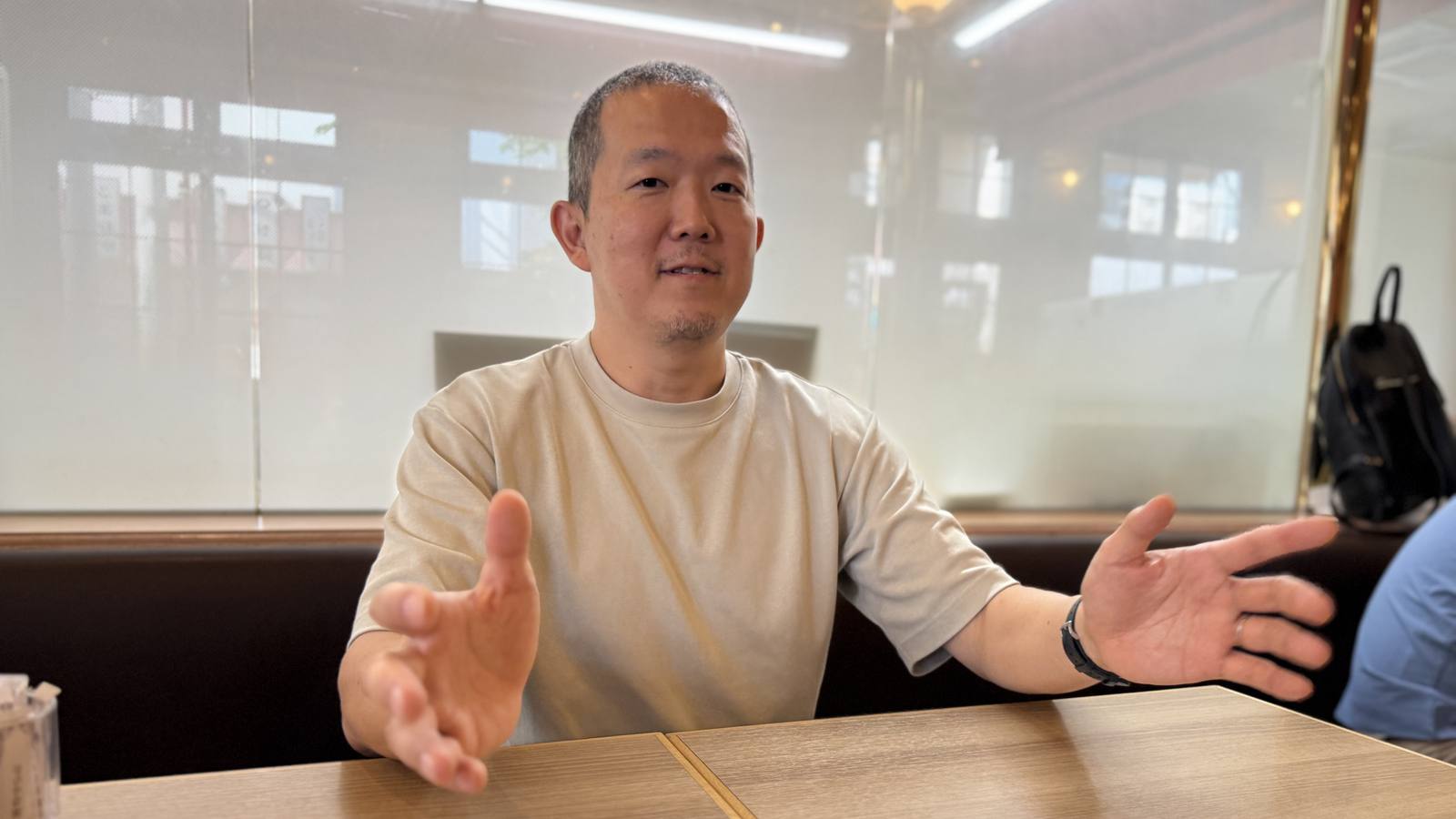 事業について説明する株式会社ルクセス 高橋伸嘉さん