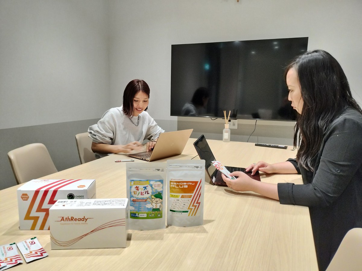 セノビル・キッズセノビル・AthReadyが並ぶ株式会社エメトレのオフィス